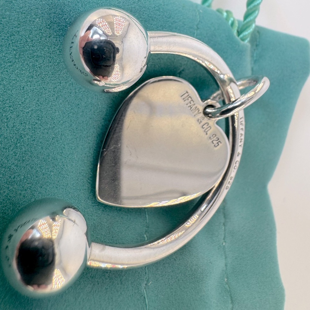Tiffany & Co Sterling Silver Heart Tag Screwball Key Ring W Pouch Vintage .925 - Picture 4 of 10